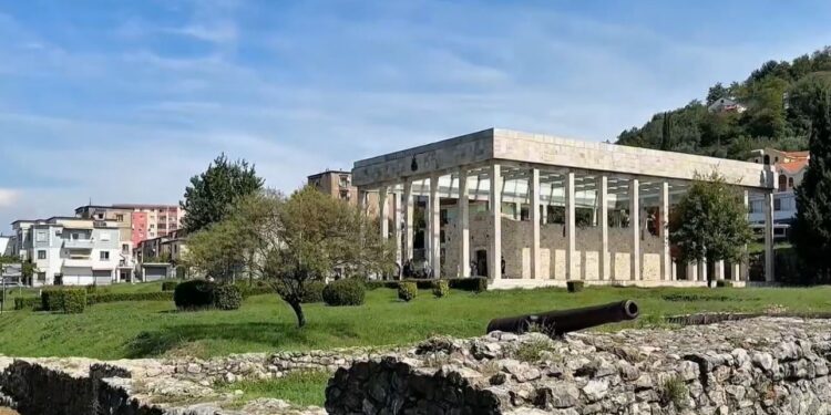 Turistët preferojnë historinë dhe natyrën e Lezhës, 15% më shumë vizitorë këtë verë