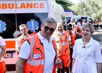 Urgjenca me 13 ambulanca të reja, rritet fluksi i vizitave edhe nga sezoni turistik