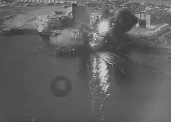 Video/ Forcat amerikane debutojnë dronë detarë pa pilot, godasin nëndetësen iraniane; teknologji që përdor Ukraina kundër Rusisë