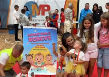 Video/ Pogradeci organizon edicionin e tretë të maratonës me mbi 90 bebe në garë