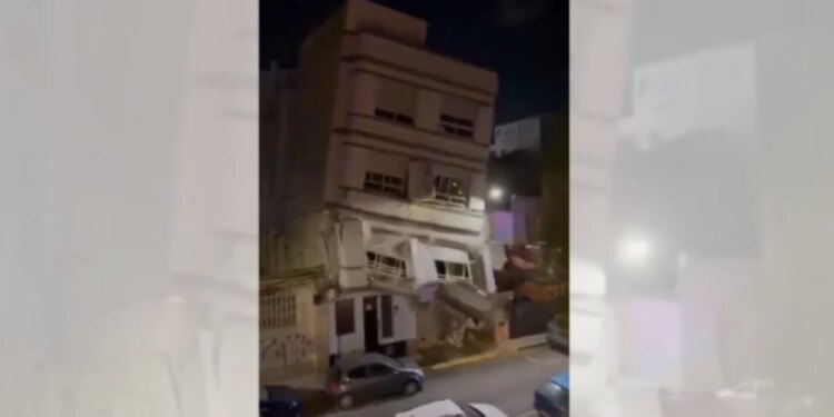 Video/ Zhurma pazakonta dhe mure të çara: misteri i shembjes së pallatit në Valencia, evakuohen të gjithë banorët