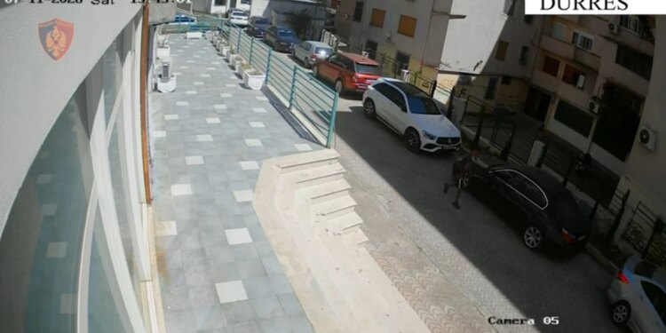 Vihet në pranga 29-vjeçari në Durrës, autor i 7 vjedhjeve në korrik nga makina, shtëpi e dyqane