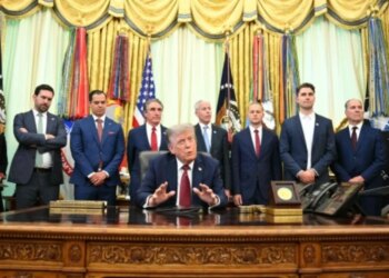 Wall Street Journal: Trump i lodhur nga lufta me Iranin; SHBA shton presion ushtarak ndërsa diplomacia ngec