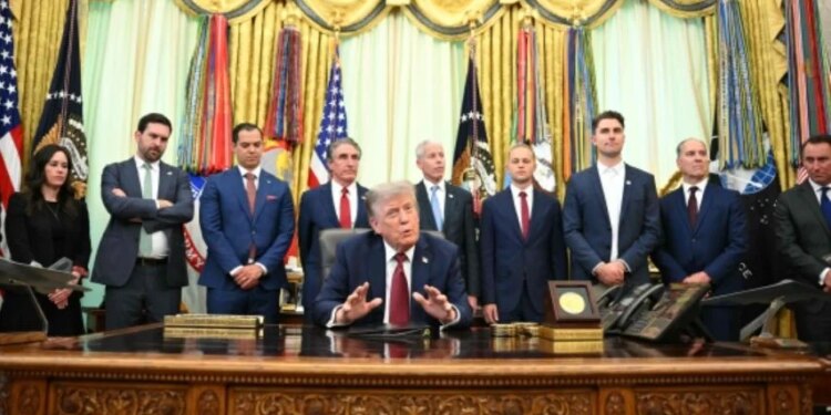 Wall Street Journal: Trump i lodhur nga lufta me Iranin; SHBA shton presion ushtarak ndërsa diplomacia ngec