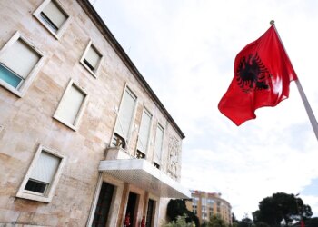 Zbardhen vendimet e Qeverisë: miratohen ndihmat për familjet e policëve të rënë, Shqipëria dërgon oficerë ushtarakë në Gaza
