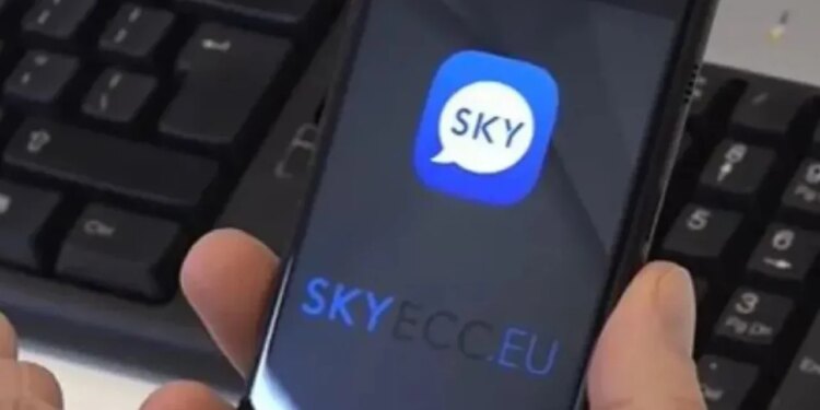 Zbulohen bisedat SKY ECC: Trafikantët e drogës ranë në dashuri me vajzat në Ekuador, si ndahet më latines