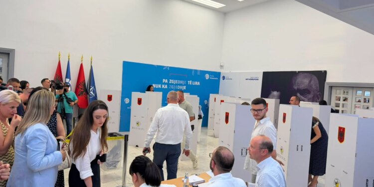 Zgjidhet kryesia e re e PD, Këshilli Kombëtar rrëzon 5 deputetë; cilët janë 20 më të votuarit