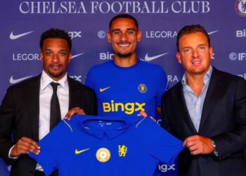 Zyrtare: Chelsea konfirmon transferimin dhe prezanton mbrojtësin e kombëtares franceze