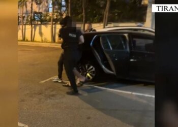 40-vjeçari në Tiranë kapet në flagrancë i armatosur me pistoletë dhe vihet në pranga