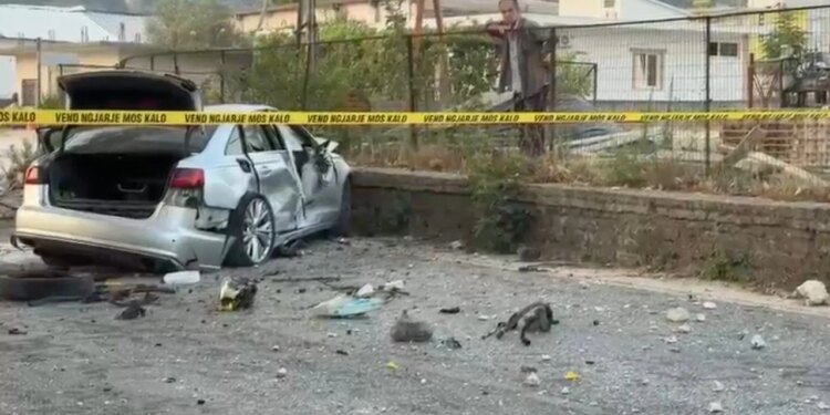 Aksident i frikshëm në aksin Gjirokastër-Kakavijë: përplasen dy automjete, 3 të plagosur