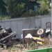Aksident i rëndë në Unazën e Madhe, kamioni përmbyset; karrotreci dhe fadroma që po transportonte
