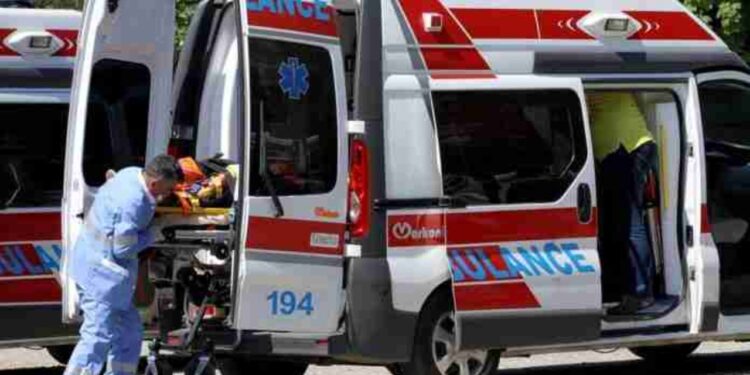 Aksident në aksin Gostivar-Kërçovë: 29-vjeçari shqiptar plagoset rëndë pasi humbi kontrollin e motorit