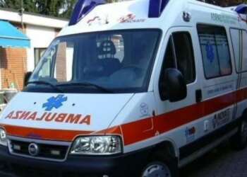 Aksident në aksin Peqin–Elbasan: dy automjete u përplasën, një i plagosur