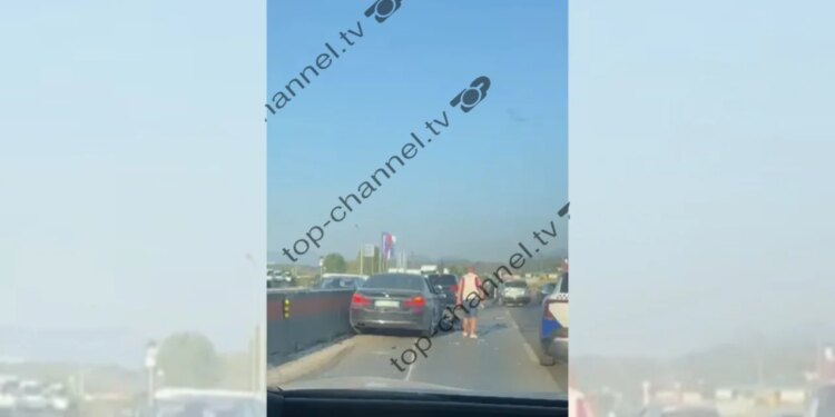 Aksident në autostradën Durrës-Tiranë: katër automjete përplasen, detajet e para