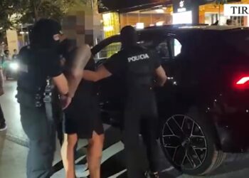 Aksion në Tiranë dhe rrethina, arrestohen dy persona; sekuestrohen kokainë, armë të ftohta dhe automjet luksoz