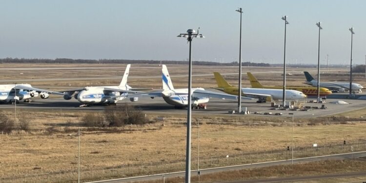 Alarm në Gjermani: Zbulohen droni i tretë dhe eksplozivë ushtarakë pranë aeroportit të Leipzigut