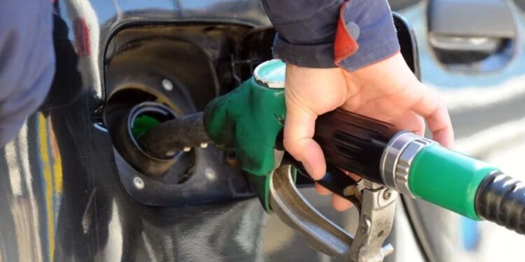 Alarm për karburantet në Greqi: Benzina kalon 2 euro, paralajmërohet tjetër rritje në shtator