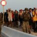 Analiza nga BBC: Si kriza e emigrantëve në Spanjë krijoi një stuhi politike, nxitur nga mediat sociale