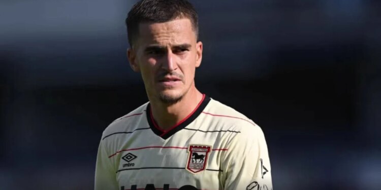 Anis Mehmeti kërkon Premier League, sulmuesi shqiptar refuzon ofertën e klubit të Championship