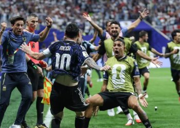 Argjentina harron disfatën me Spanjën në finale dhe shpall fitoren me Anglinë si ditën kombëtare të futbollit