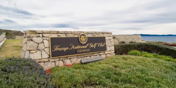 Arrestohet një person i armatosur pranë fushës së golfit të Trumpit përpara vizitës së Trumpit në Kaliforni
