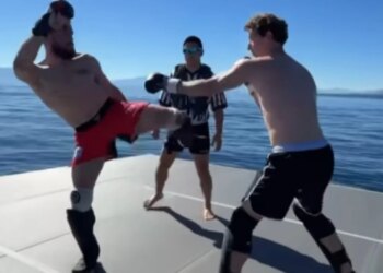 Artet marciale MMA, Zuckerbeg sfidon ish kampionin e UFC, Dvalishvilit në mes të liqenit (VIDEO)