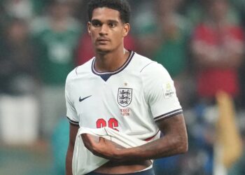 Arteta ndryshon synimin, Arsenali nis punën për transferimin e mbrojtësit të Anglisë
