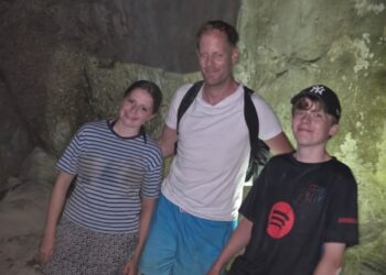 Babai me dy fëmijët humbën orientimin në zonën malore të Gjipesë, turistët holandezë shpëtohen shëndoshë e mirë