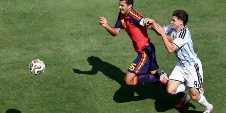 Barcelona nën presion për merkaton e yjeve; operacionet Rodri dhe Alvarez po vështirësohen më shumë seç duhet