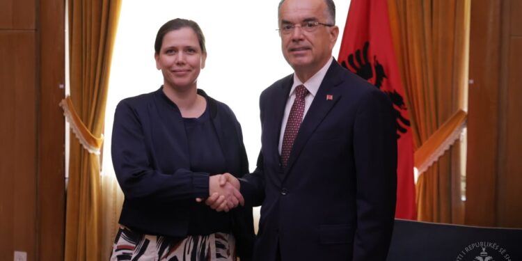 Begaj pret ambasadoren e Belgjikës, me fokus marrëdhëniet dypalëshe dhe integrimin në BE