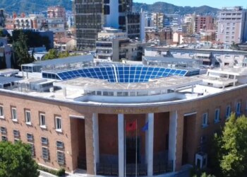 Beteja për 713 milionë lekë: Bitraj dhe Bruzia kundërshtojnë detyrimin solidar për kthimin në Bankën e Shqipërisë