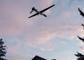 Breshëri dronësh ukrainas në Rusi; Moska: Rrëzuam 456 prej tyre, humbën jetën dy persona