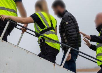 Burg për çunat e Londrës që kthehen ilegalisht në ishull pas thyerjes së urdhrit të dëbimit