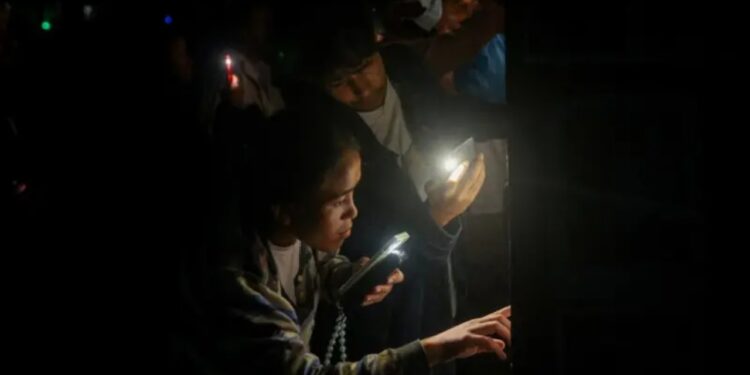 Çfarë mbeti pas përmbytjeve masive në Nepal: nga mungesa e energjisë elektrike te pakësimi i ushqimeve