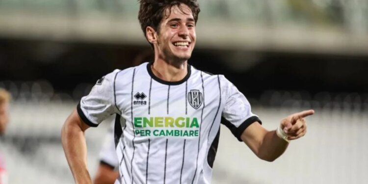 Cristian Shpendi, sulmuesi i Kombëtares, drejt largimit nga Cesena shihet si zëvendësues i Jamie Vardyt
