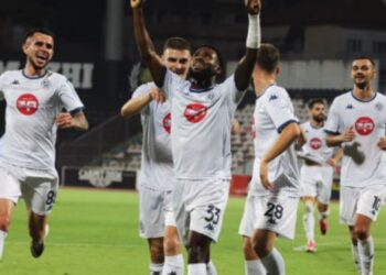 David Fadairo, që ndihmoi Dinamon në kualifikimin në playoffin e Conference League, kthehet me peng te Partizani