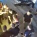 Del video e konfliktit ku u dhunua shefi i Krimeve të Sarandës, momenti kur Shqiponjat ndërhyjnë