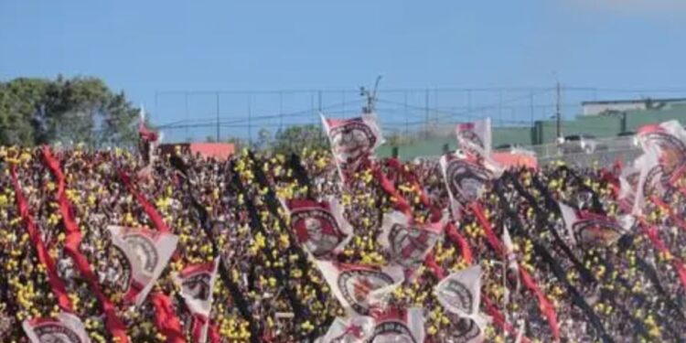 Derbi i dhunshëm në Brazil: sherri mes tifozëve del jashtë kontrollit, humb jetën një person