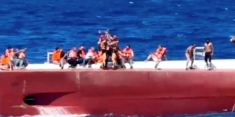 Detaje: Tragjedia me 8 viktima në Qipro, përmbytja e tragetit; nuk iu dha leje, por pas një ore…