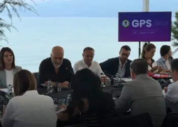 Detajet: Çfarë ndodhi në takimin 6-orësh të Ramës në Pogradec, nga dokumenti 'Besa' tek qasja e shërbimeve