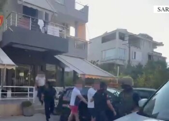 Dhunimi i shefit të krimeve në Sarandë: 6 pranga, dy efektivë procedohen; Bakalli goditet nga rojet e lokalit