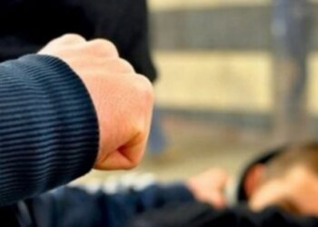 Dhunimi në Golem: Policia zbardh, 18-vjeçarin e dhunuan djemtë dhe dhëndri i pronarit të lokalit ku punonte