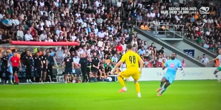 Dinamo humbet 1-0, por nuk dorëzohet as me 10 lojtarë; gjithçka vendoset pas një jave në Elbasan