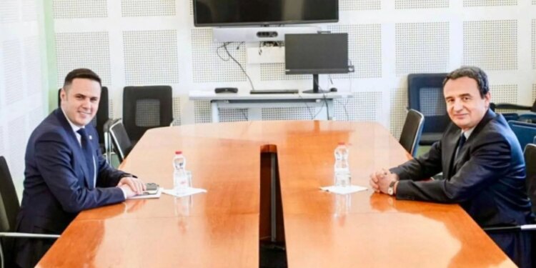 Diskutimet për zgjedhjen e presidentit konsensual: Kurti takohet me Abdixhikun e LDK-së, dhe e pranishme është ish-presidentja Osmani