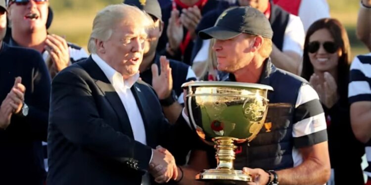Donald Trump rikthehet në golf, pranon postin e kryetarit të nderit në turneun në Çikago