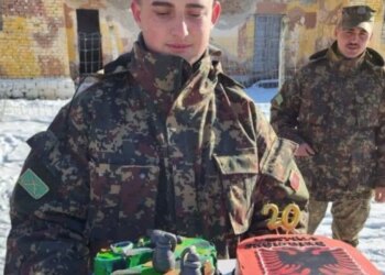 Drita e syve të mamit, përcillet nesër 20-vjeçari i vrarë nga shoku në Korçë, nëna prek me fjalë