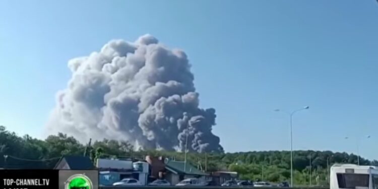 Dronët godasin Wildberries: magazinë në Jekaterinburg sulmohet, mbi 2 mijë km larg Ukrainës
