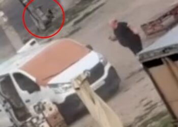 Droni ndoqi ukrainasin rreth furgonit e pastaj shpërtheu; Ukraina akuzon Rusinë për sulm ndaj civilëve