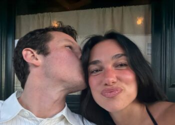 Dua Lipa festoi 31-vjetorin dhe ndau me fansat momentet romantike me Calum Turner