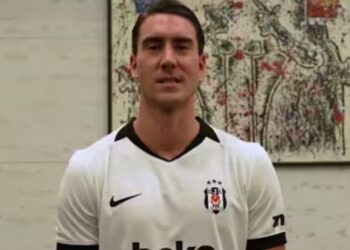 Dusan po vjen — Besiktas publikon imazhin e parë të Vlahovic me fanellën e tij